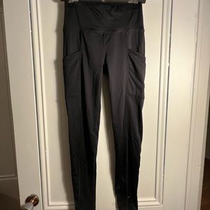 Black leggings with pockets